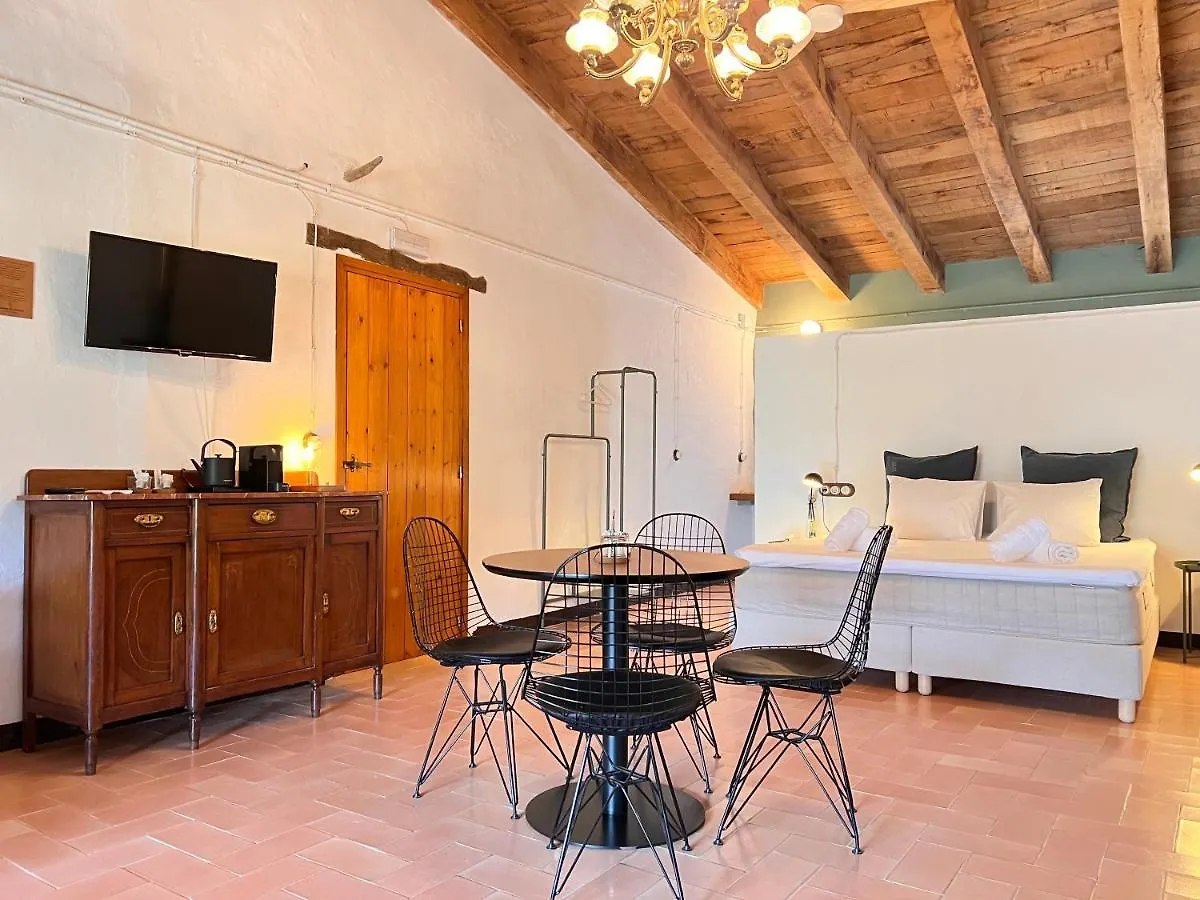 Can Riera de Montagut Hostal 0*,  España