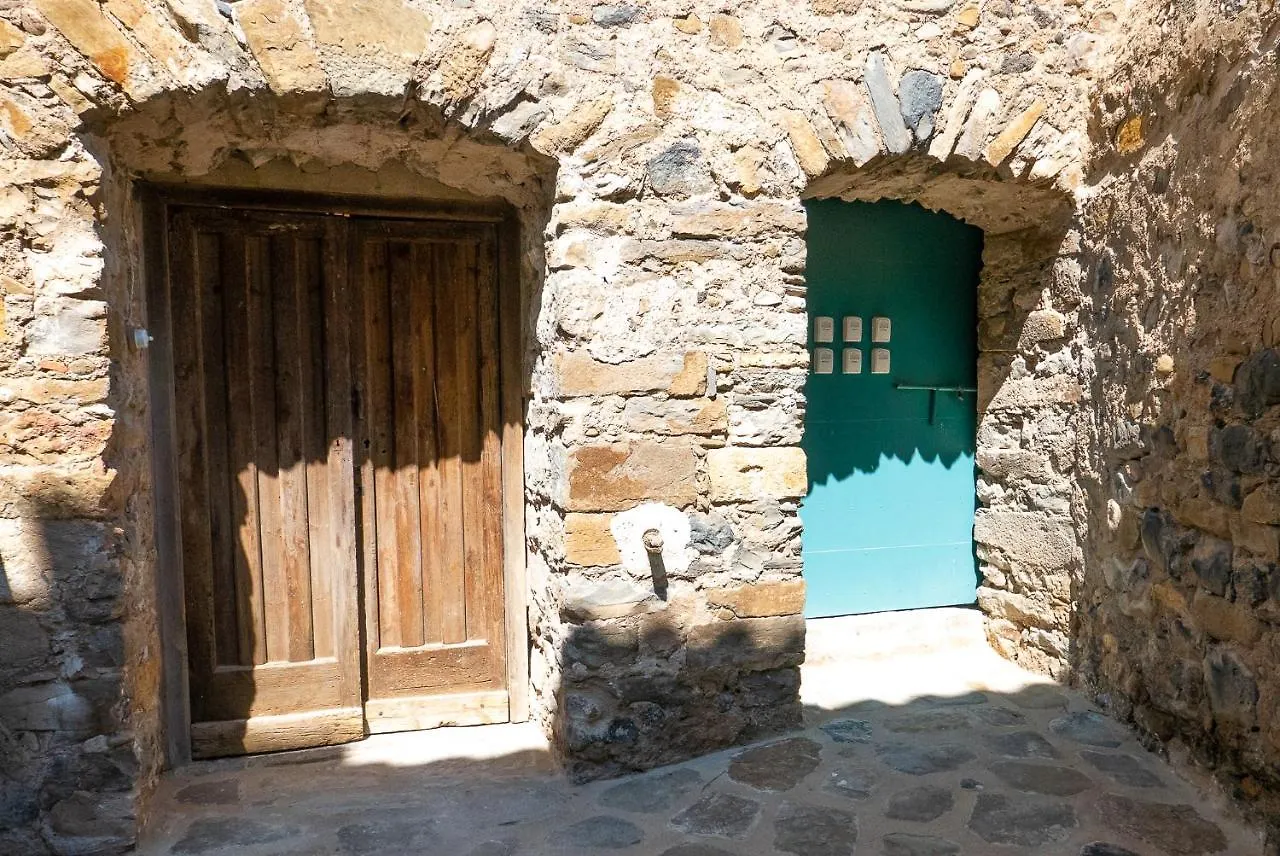 Country house Can Riera De Montagut - Turisme Rural Guest House